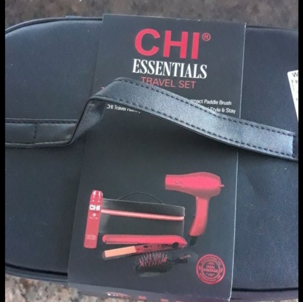 Travels hair set ..brand chi